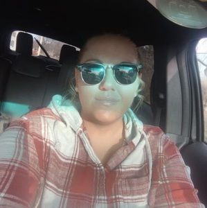 Meet your Posher, Iris